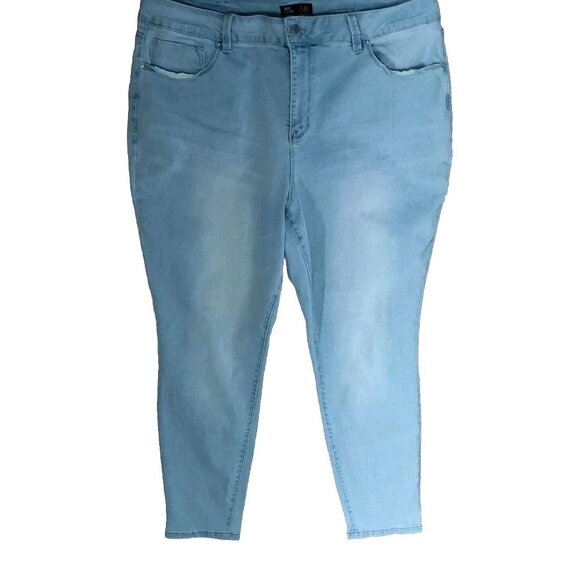 YMI WannaBettaButt High Rise Light Wash Jeans Skinny Size 22 - Picture 1 of 10